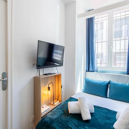 Parisian Getaway For Two In Iconic Montmartre Neighborhood Paris