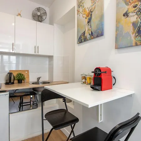 Parisian Getaway For Two In Iconic Montmartre Neighborhood * Parigi