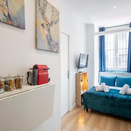 Parisian Getaway For Two In Iconic Montmartre Neighborhood